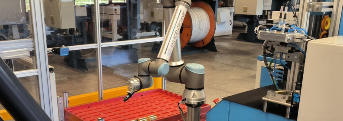 Cobot Roboter im Werk Windsbach