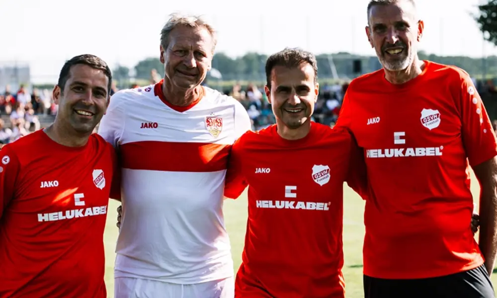 Helukabel employees together with Guido Buchwald
