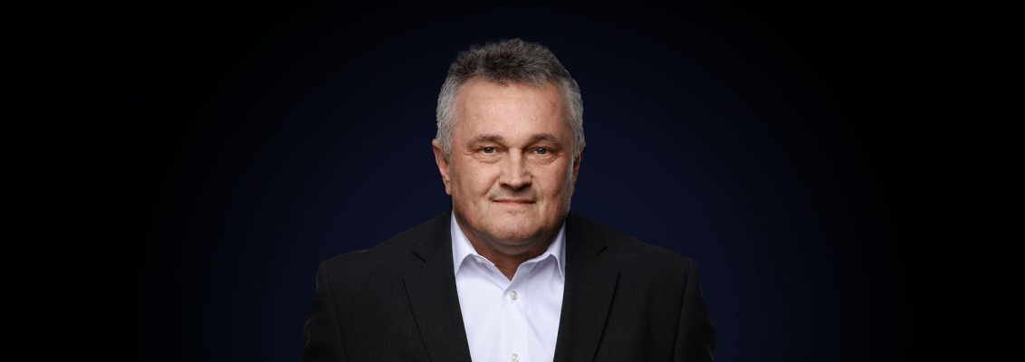 Portrait of Frank Neu