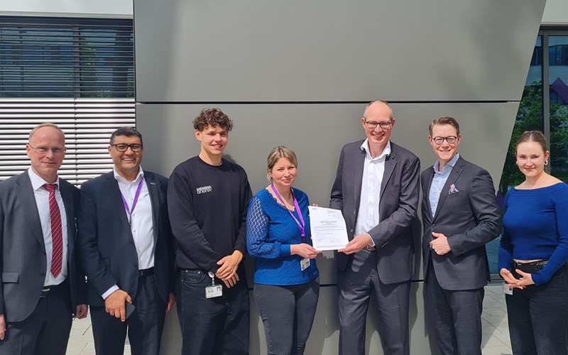 Siemens distinguishes HELUKABEL as a strategic partner 